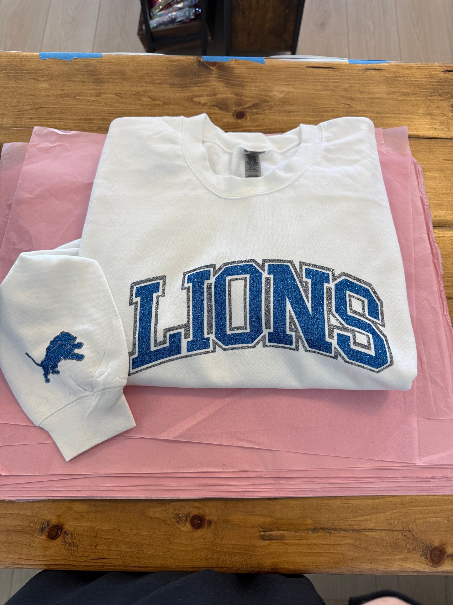 Glitter Lions Sweatshirt-White with Lion on Sleeve