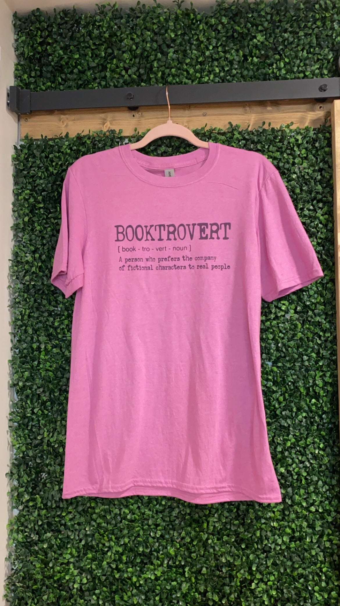 Booktrovert Tee