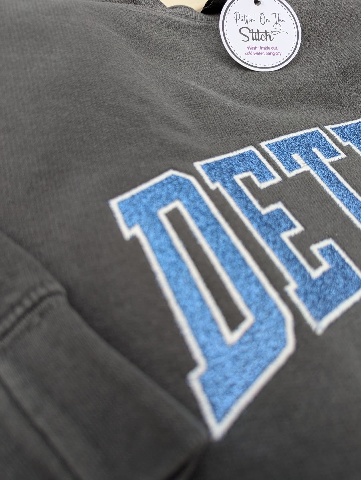 Detroit Glitter - Pepper Gray