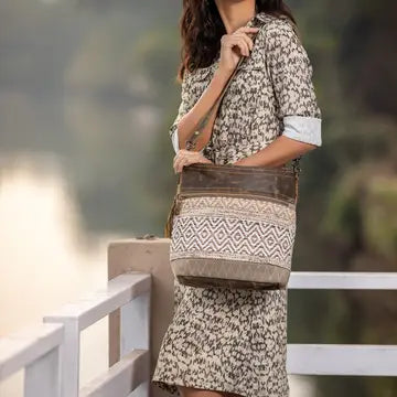 Blending Taste Shoulder Bag