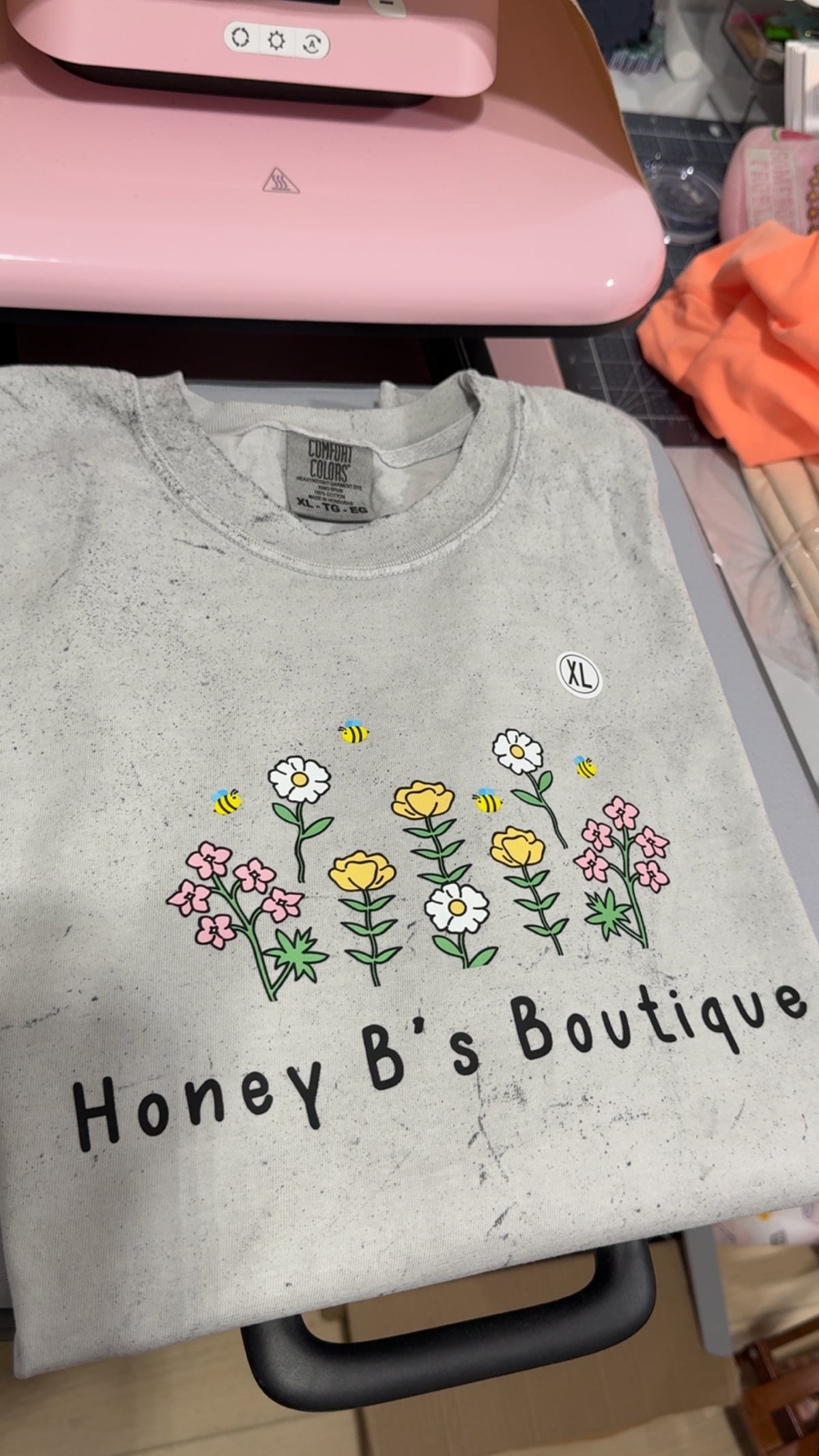 Honey B's Tee - Smoke